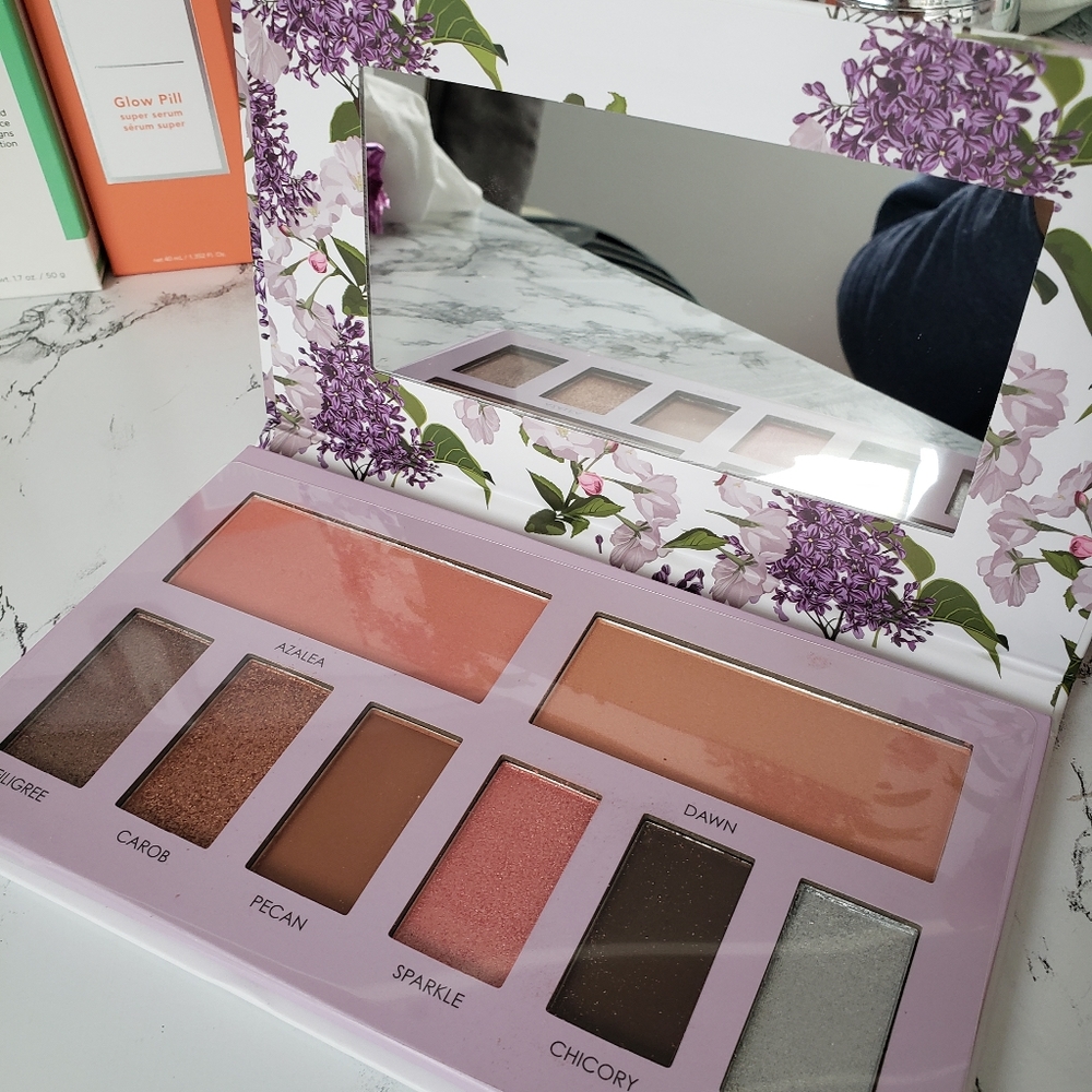 Sakura & sage eyeshadow blush palette